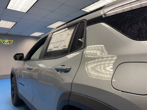 New 2026 Chevrolet Equinox LT w/ Convenience Package II image 18