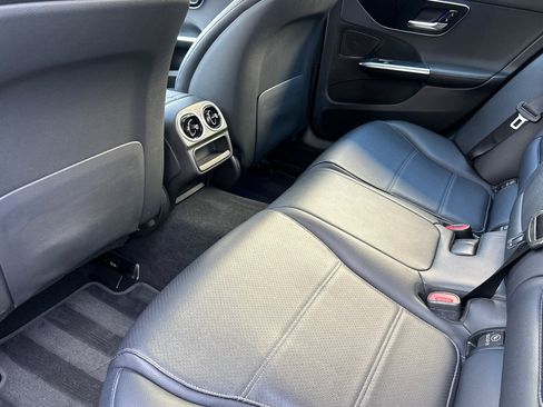 Used 2022 Mercedes-Benz C 300 Sedan image 11