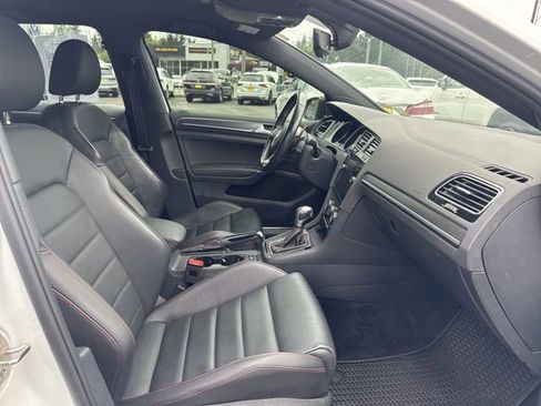 Used 2021 Volkswagen GTI SE FWD image 9