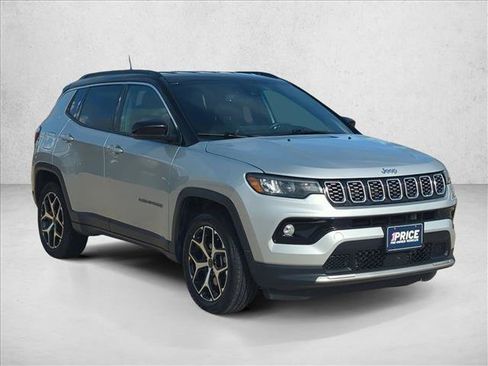 Used 2025 Jeep Compass Limited AWD/4WD image 3