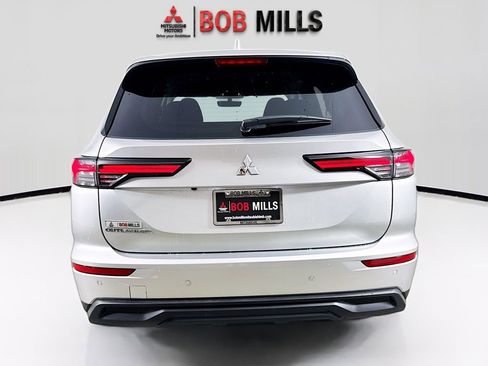 New 2026 Mitsubishi Outlander ES FWD image 6