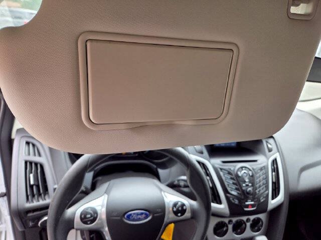 Used 2014 Ford Focus SE FWD image 16