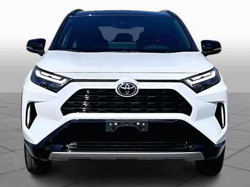 Used 2025 Toyota RAV4 XSE w/ Weather Package image 4