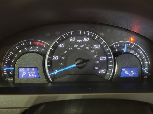 Used 2015 Toyota Camry LE image 23