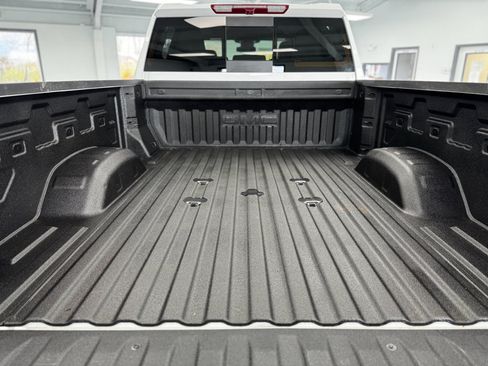 Used 2025 GMC Sierra 2500 AT4 image 41