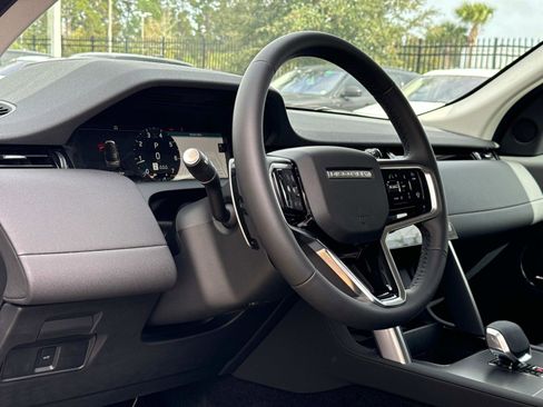 Used 2025 Land Rover Discovery Sport S image 22