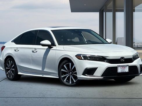 Used 2024 Honda Civic EX image 2
