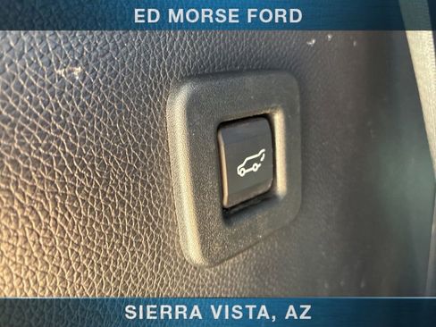 Used 2015 Lincoln Navigator 2WD image 16
