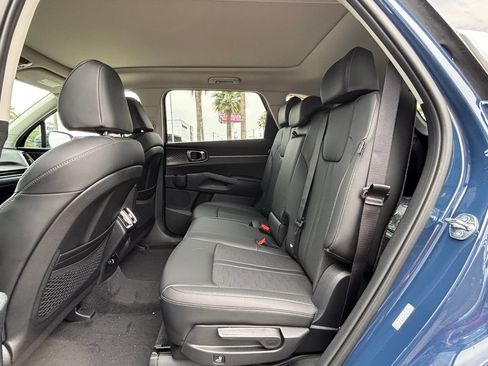 New 2025 Kia Sorento S w/ Panoramic Sunroof Package FWD image 17