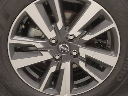 Used 2025 Nissan Versa SV FWD image 31