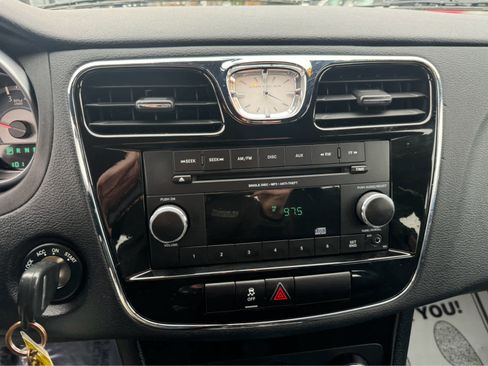 Used 2014 Chrysler 200 LX image 19