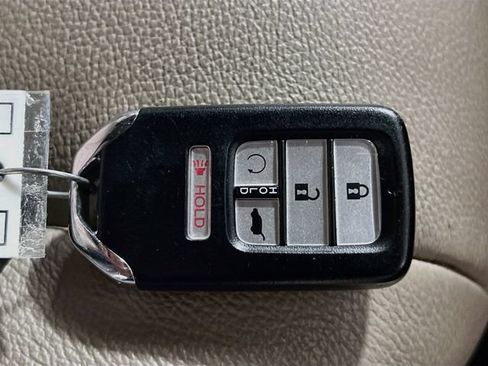 Used 2022 Honda Pilot Touring image 33