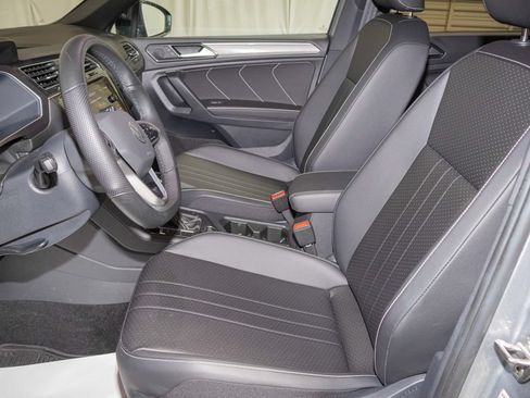 Used 2023 Volkswagen Tiguan SE R-Line AWD/4WD image 11