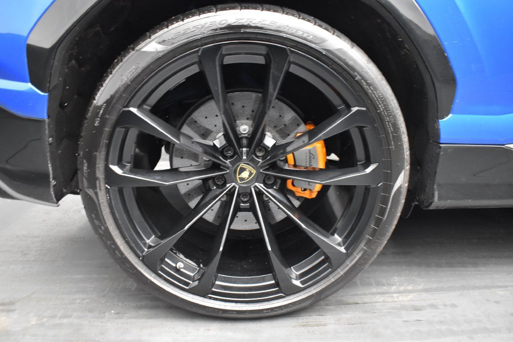 Used 2020 Lamborghini Urus AWD/4WD image 15