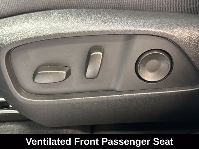 Used 2025 Chevrolet Equinox RS w/ Safety and Technology Package AWD/4WD image 23