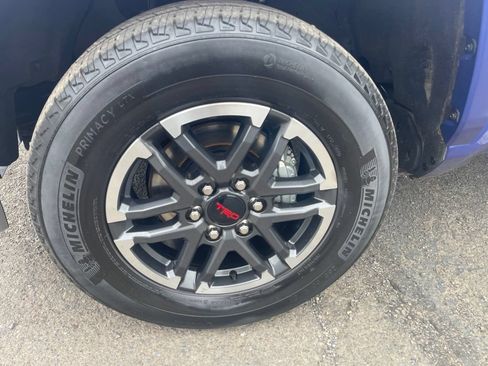 Used 2025 Toyota Tacoma TRD Sport AWD/4WD image 31
