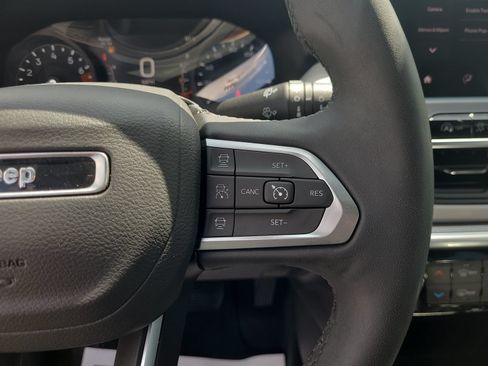 Used 2025 Jeep Compass Limited AWD/4WD image 27