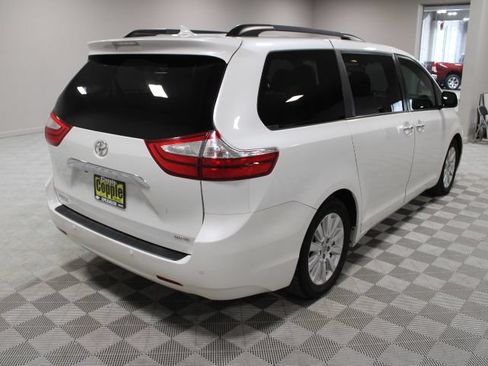 Used 2015 Toyota Sienna Limited Premium w/ Advanced Technology Package FWD image 12