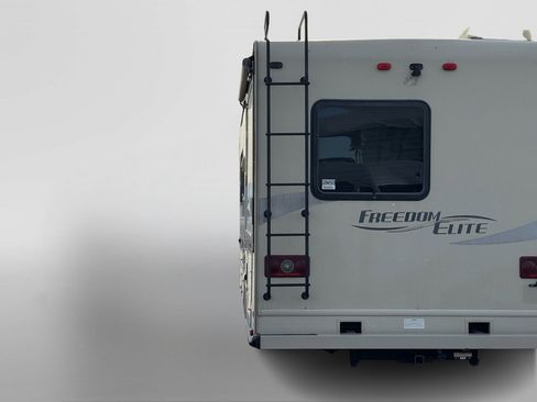 Used 2016 Ford E-450 and Econoline 450 Super Duty w/ Motorhome Prep Package image 12