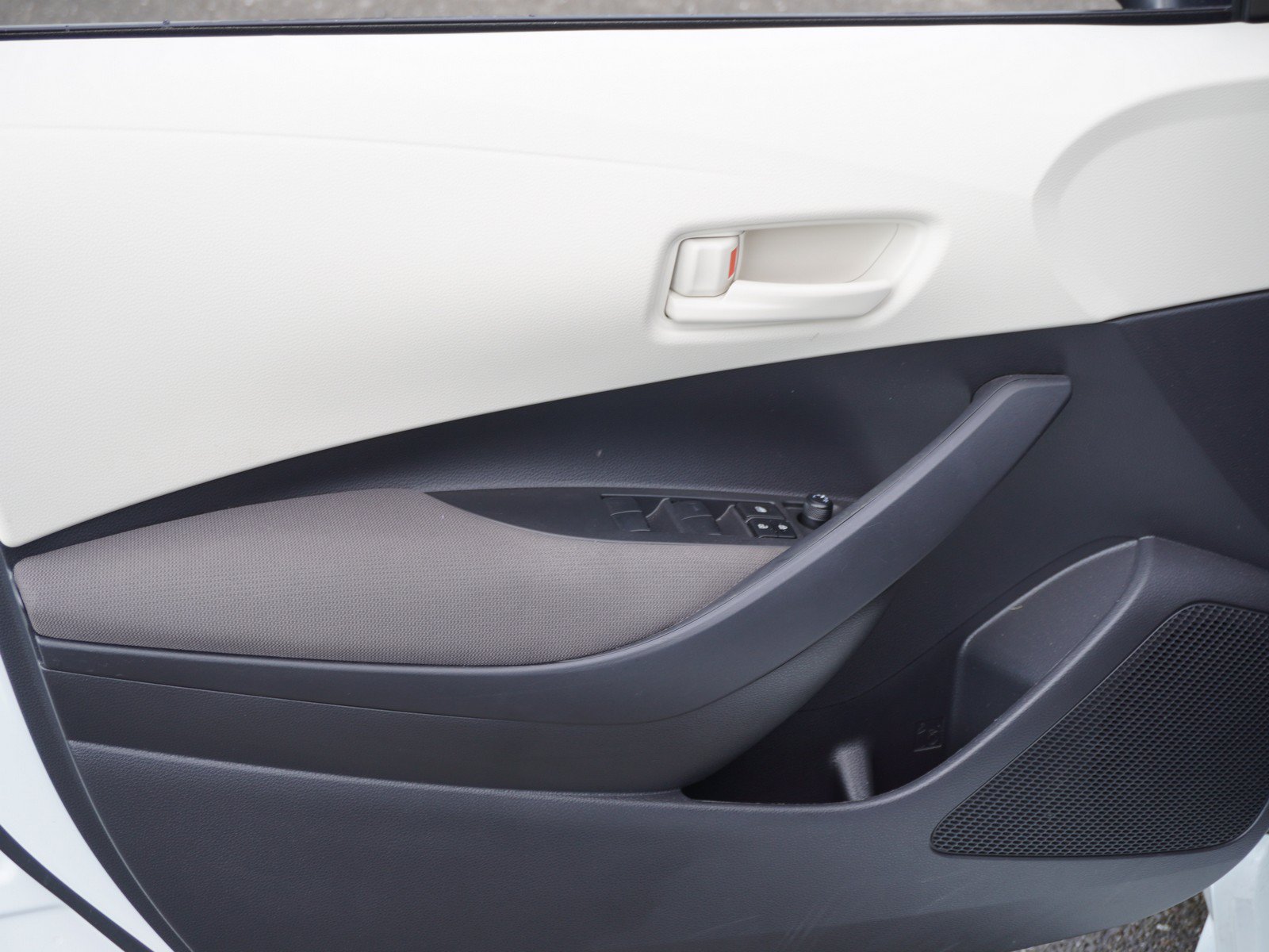Used 2026 Toyota Corolla LE FWD image 16