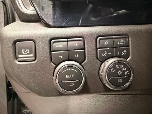 Used 2025 Chevrolet Silverado 1500 LT Trail Boss w/ LT Trail Boss Premium Package AWD/4WD image 26