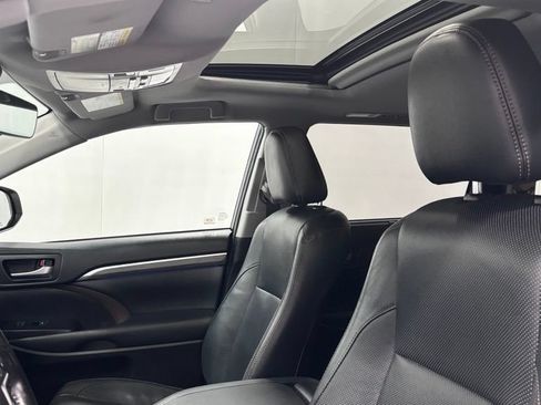 Used 2019 Toyota Highlander Limited AWD/4WD image 12