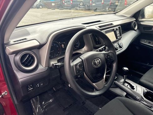 Used 2018 Toyota RAV4 LE image 50