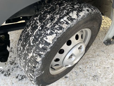 Used 2024 Ford Transit 350 XLT image 11