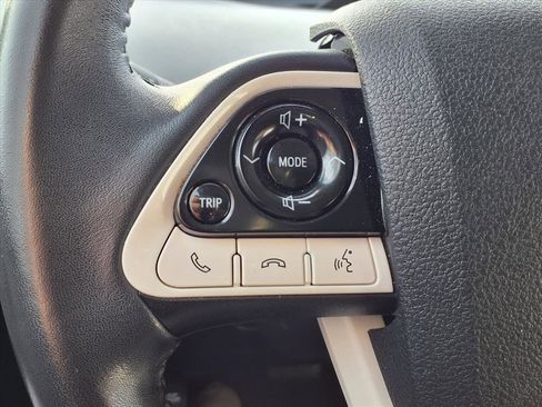 Used 2018 Toyota Prius Prime Advanced image 17