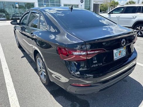 Used 2023 Volkswagen Jetta SE w/ Panoramic Sunroof Package FWD image 7