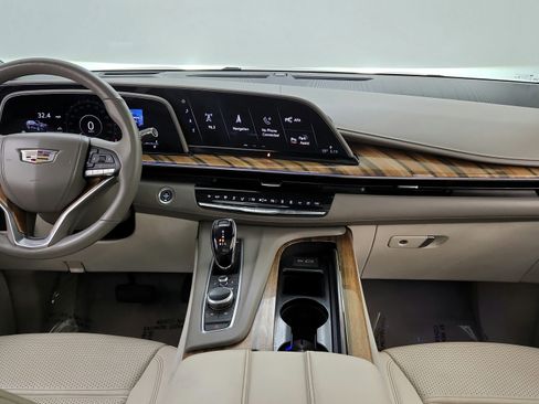 Used 2021 Cadillac Escalade Premium Luxury Platinum RWD image 22