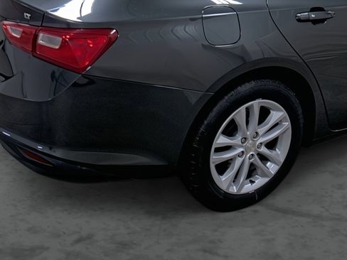 Used 2017 Chevrolet Malibu LT w/ Leather Package image 12