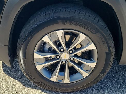 Used 2025 Chevrolet Equinox LT w/ Convenience Package II AWD/4WD image 12