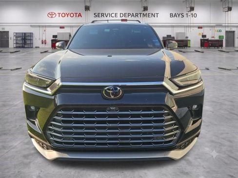 Used 2024 Toyota Grand Highlander AWD Hybrid image 3