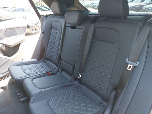 New 2026 Audi SQ8 Premium Plus AWD/4WD image 14