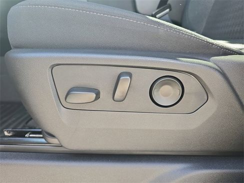 New 2025 GMC Sierra 1500 Elevation image 18