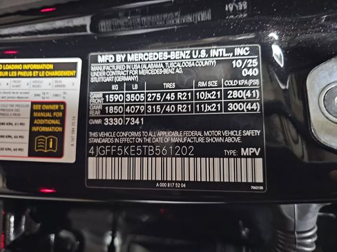 Certified 2026 Mercedes-Benz GLS 450 4MATIC image 40