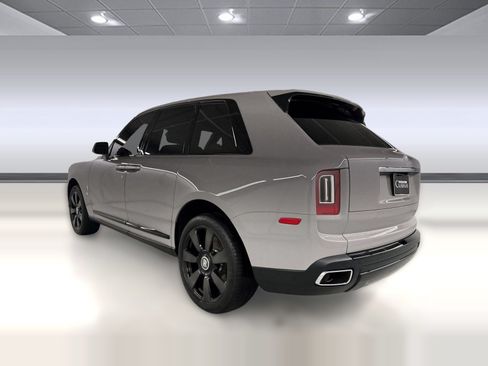 Used 2021 Rolls-Royce Cullinan AWD/4WD image 3
