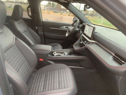 New 2026 Ford Explorer ST-Line w/ ST-Line Street Pack image 32