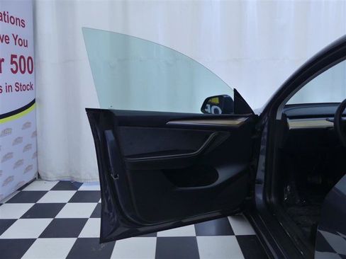 Used 2023 Tesla Model Y Long Range AWD/4WD image 25