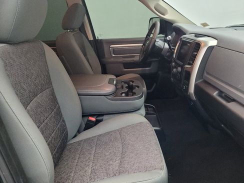 Used 2018 RAM 2500 SLT w/ Luxury Group image 21