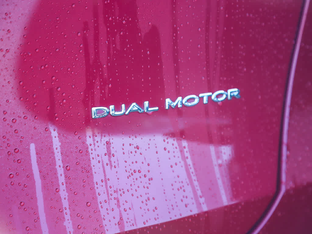 Used 2022 Tesla Model Y Long Range AWD/4WD image 12