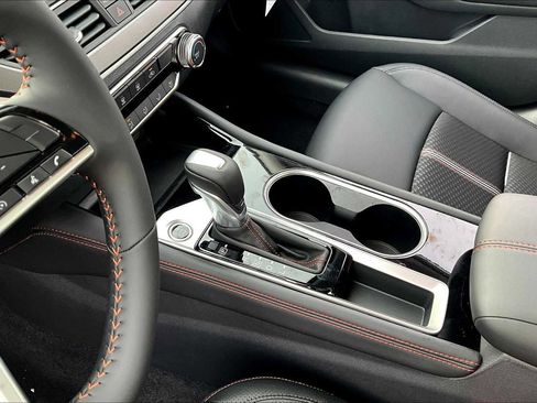 New 2025 Nissan Altima 2.5 SR image 11