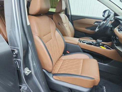 Used 2026 Nissan Rogue Platinum w/ Platinum Premium Package AWD/4WD image 39