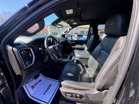 Used 2022 Chevrolet Silverado 2500 High Country w/ Z71 Off-Road Package image 9