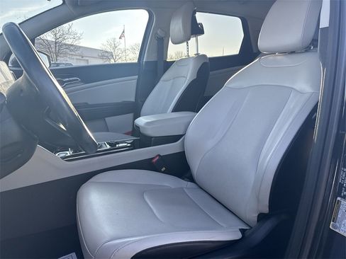 Used 2023 Kia Sportage EX image 13