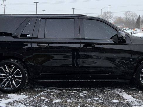 Used 2023 Cadillac Escalade ESV Sport Platinum w/ LPO, ONYX Package AWD/4WD image 17