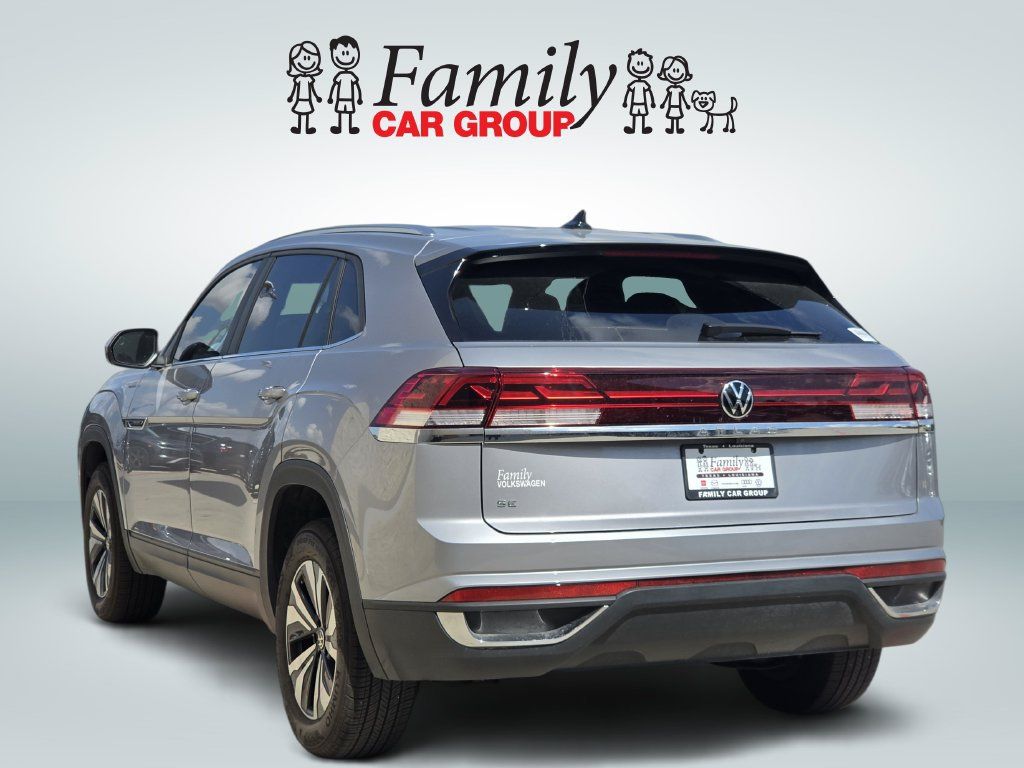 Used 2024 Volkswagen Atlas Cross Sport SE FWD image 3