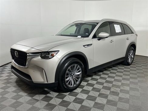Certified 2025 MAZDA CX-90 3.3 Turbo w/ Preferred Package image 4