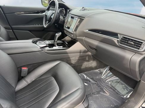 Used 2021 Maserati Levante image 26